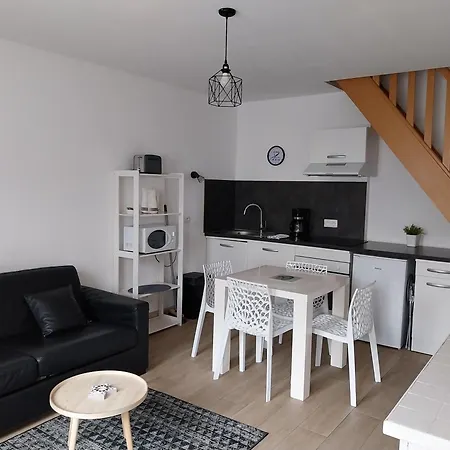 Maison De Pecheur Idealement Situee. Ле-Трепор