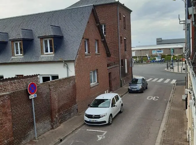 Maison De Pecheur Idealement Situee.